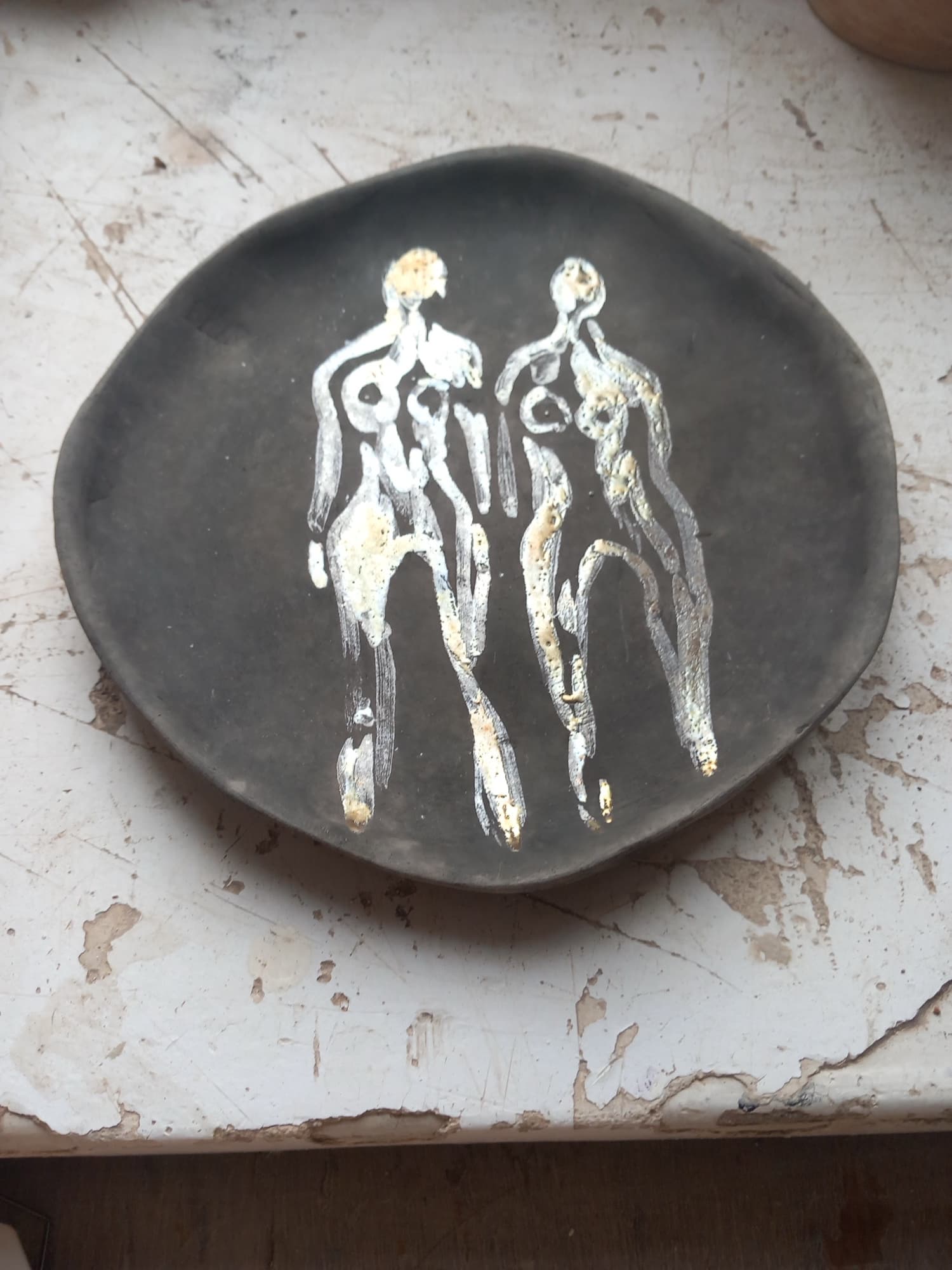 Drawings on ceramic